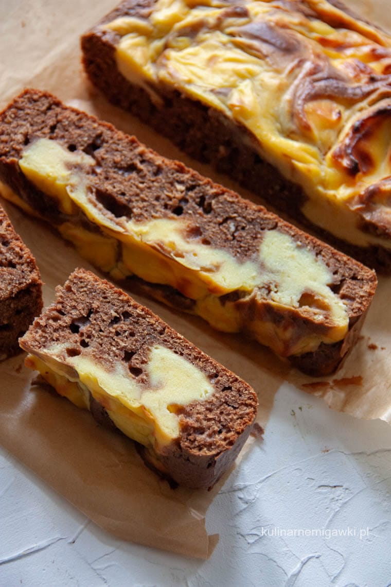 Czekoladowe ciasto z serem