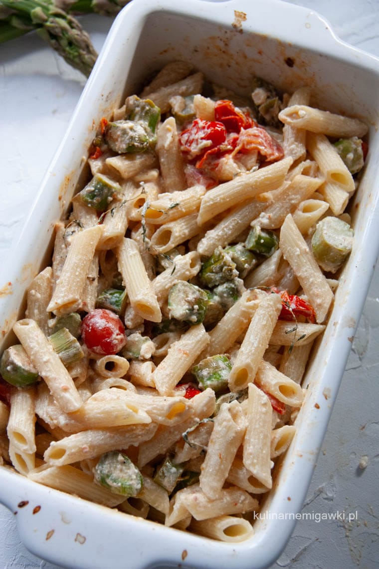 Makaron z pieczoną fetą i szparagami 4 Makaron z pieczoną fetą i szparagami