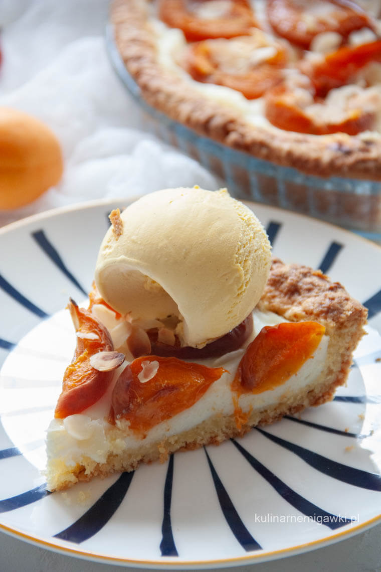 Tarta z ricottą i morelami