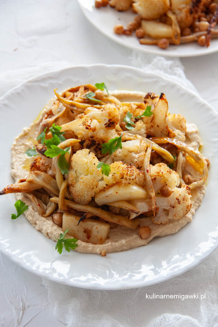 pieczone warzywa z hummusem