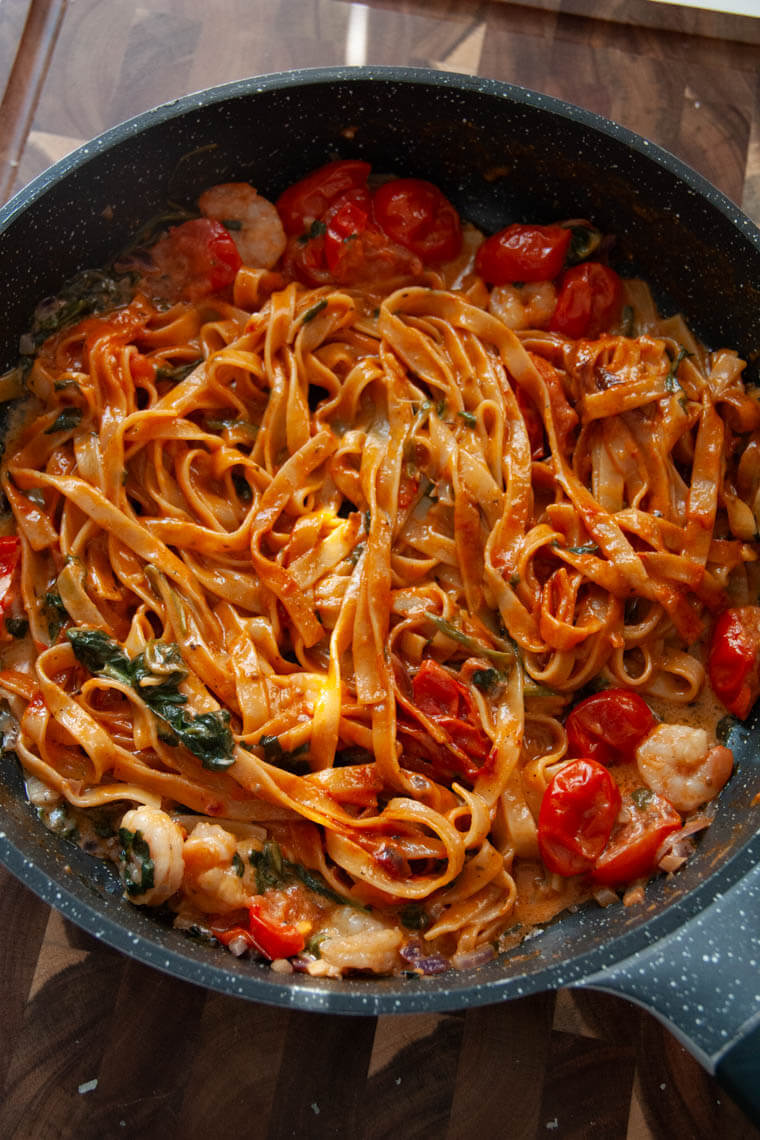 Tagliatelle w sosie szpinakowym